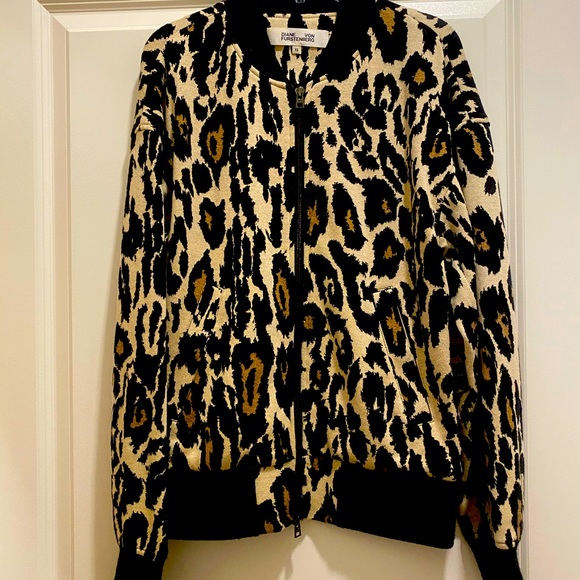 DVF Leopard Bomber - Picture 1 of 3